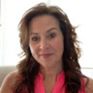 Meet your Posher, Lora